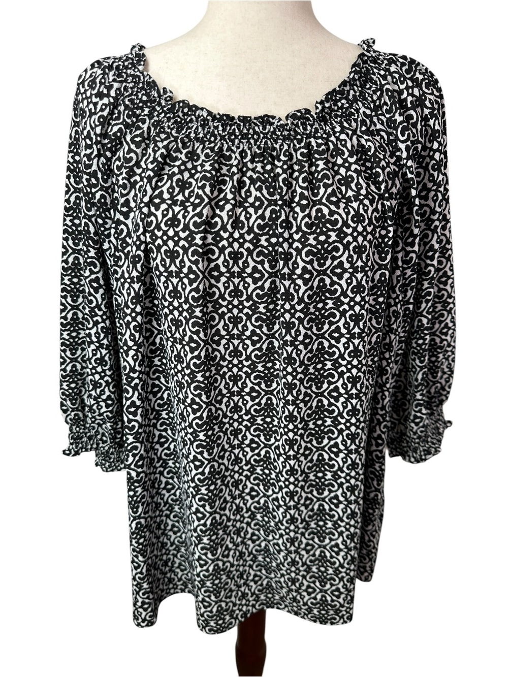Susan Graver 1X Black White Print Smocked 3/4 Sleeve Tunic Top